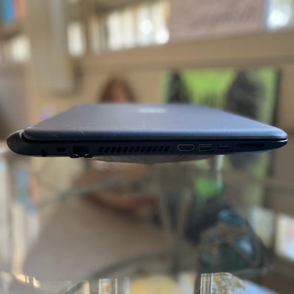 HP WINDOWS 8 LAPTOP- 17” Touchscreen Laptop- Includes Charger and Free Case - Picture 7 of 14